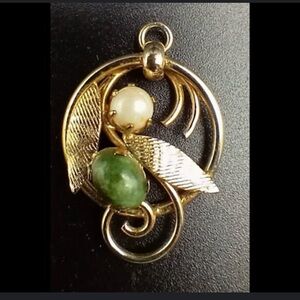 Vintage Sarah Coventry Gold Tone Faux Pearl and Jade